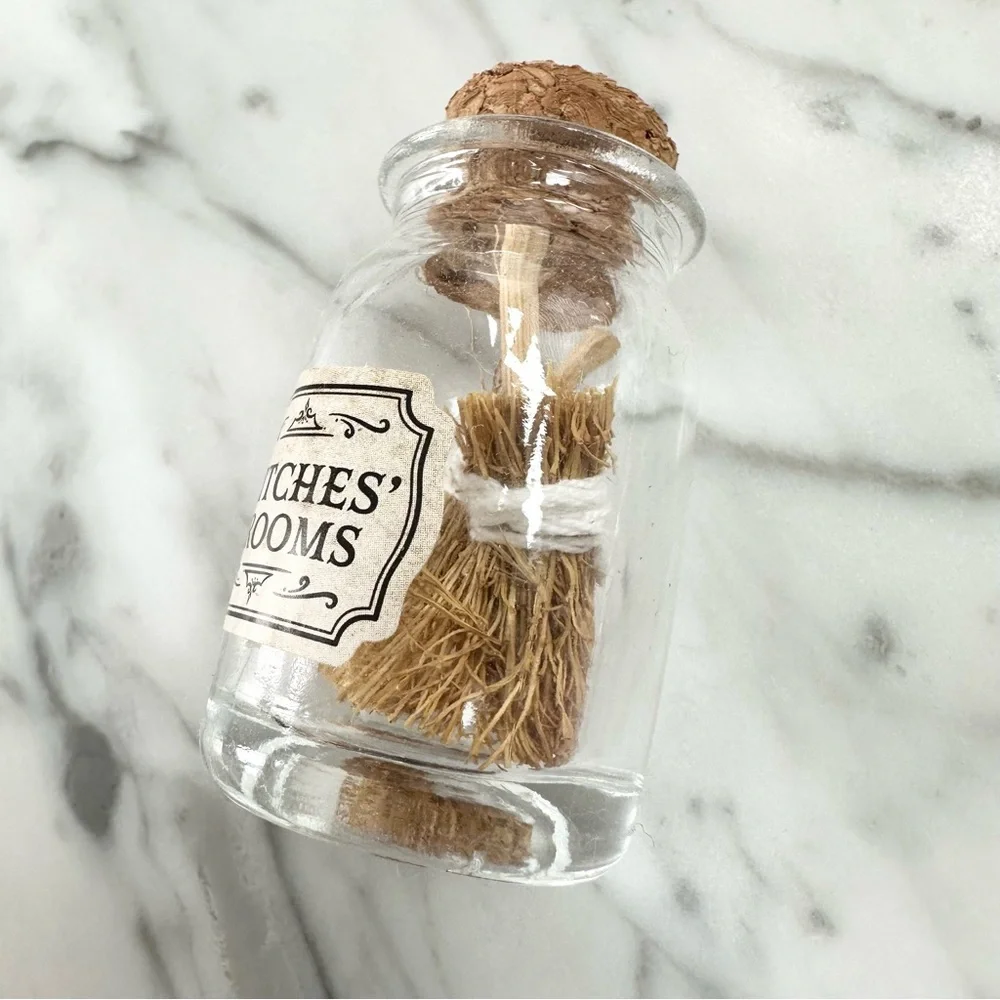 Set of 8 Mini Potion Bottles